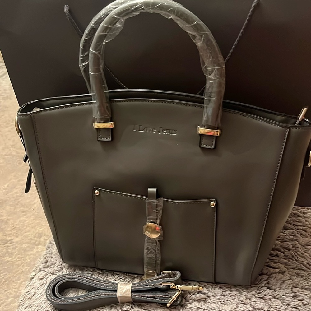 ILJ 100% Leather handbag with Gold accents. Embossed with “I Love Jesus”